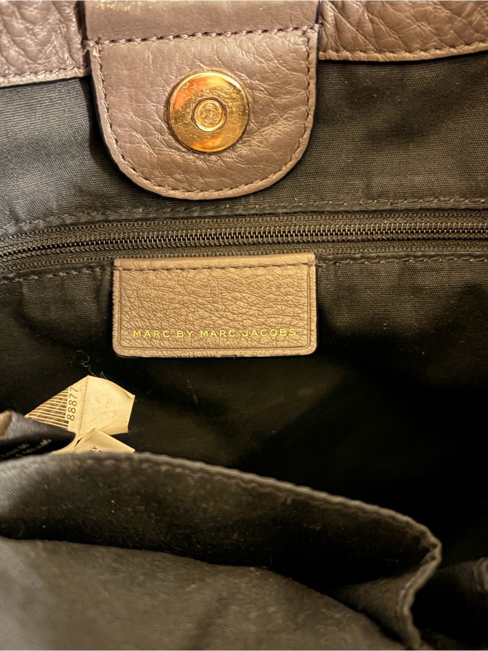 Marc by Marc Jacobs New Q Hillier gray hobo Bag with Gold Hardware - Picture 6 of 10